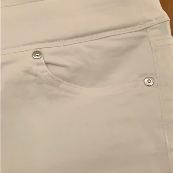 Ladies capris - Picture 4 of 7